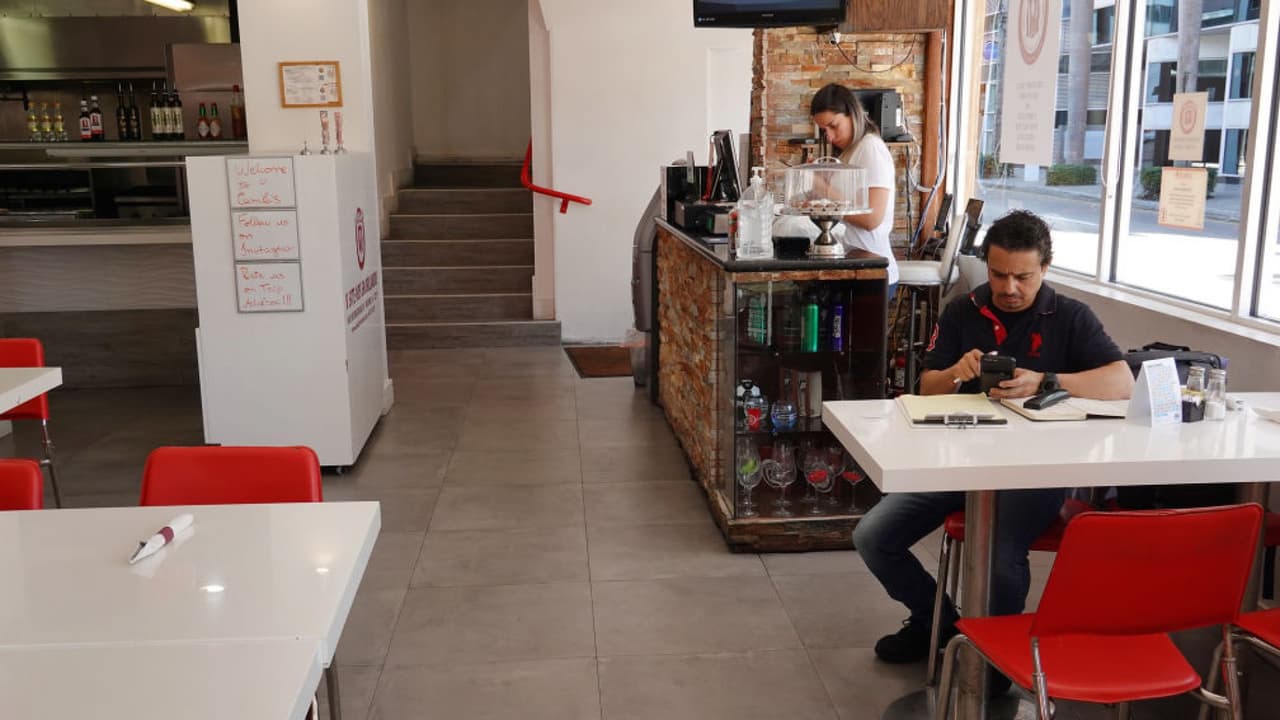 Comisión de Miami-Dade aprueba $25,000,000 para asistir a pequeños negocios del condado
