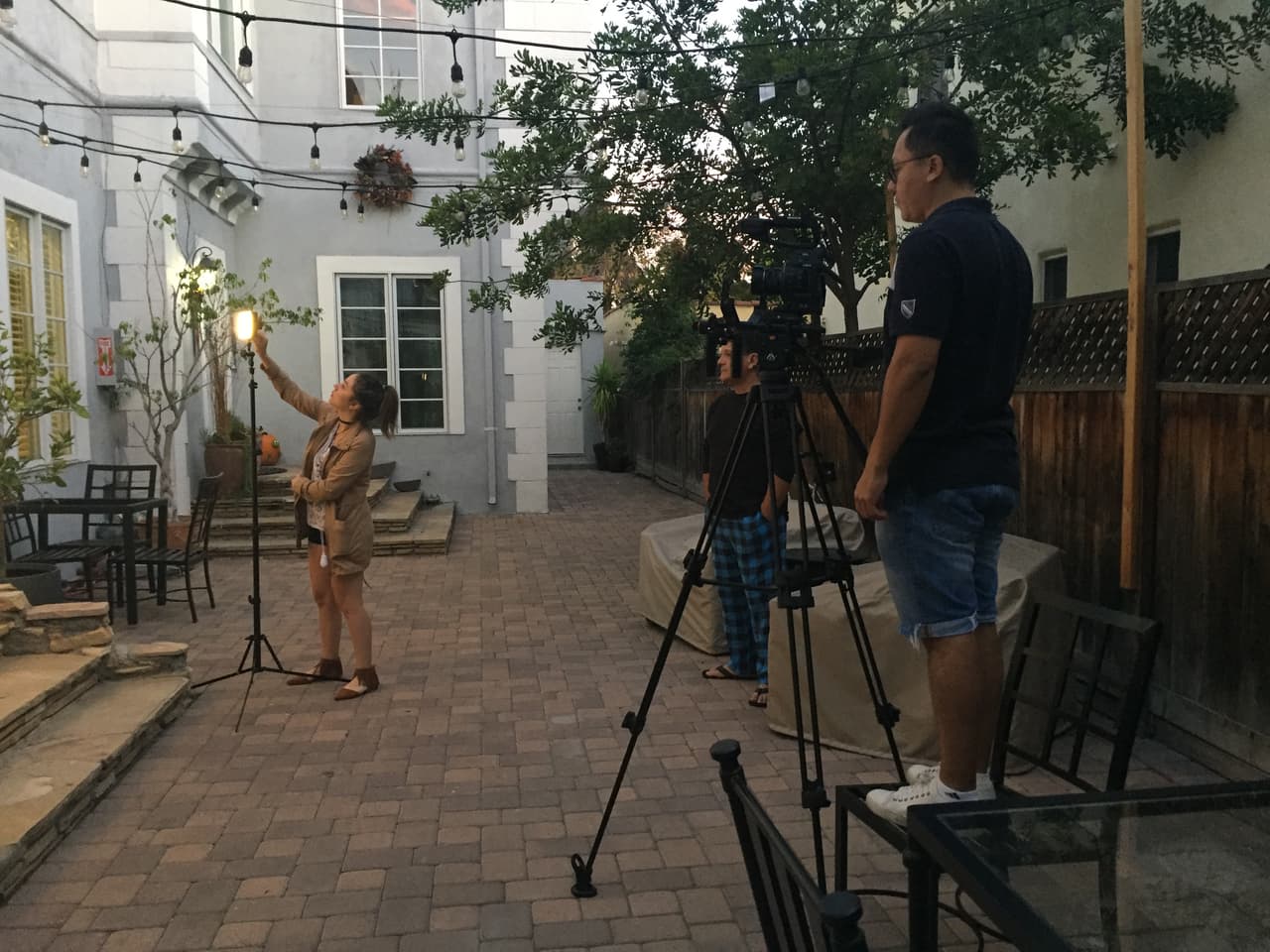 Han sido amigos por muchos años pero ahora, Renzo y Maria Esther comenzarán una aventura al integrar juntos un nuevo show de radio.