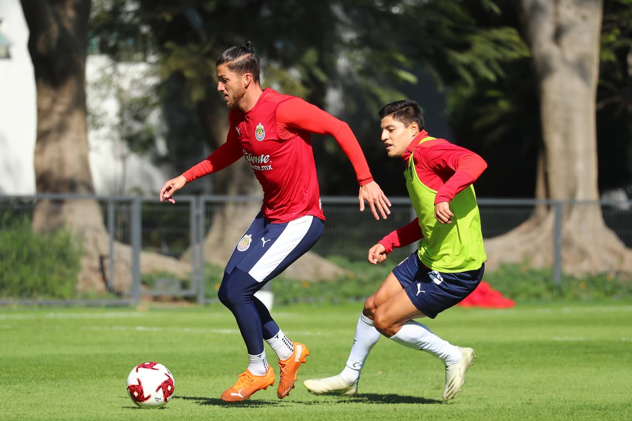 Las Chivas del Guadalajara se preparan con fuertes entrenamientos en Verde Valle para su primera fecha del torneo Guard1anes 2021, que será este viernes a las 19:30 ante el equipo de Puebla en el Estadio Cuauhtémoc.