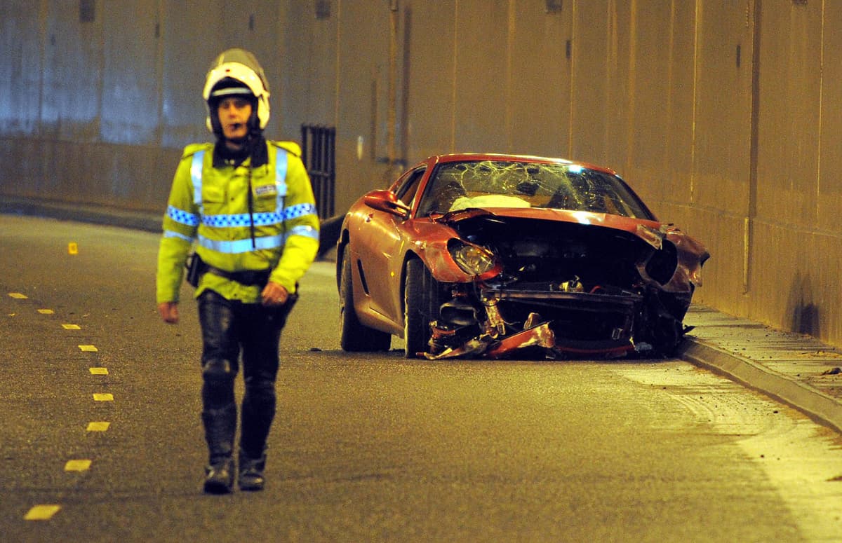 Es sabido que Ronaldo también ha elegido para su garaje algunos modelos Ferrari. Uno célebre de su propiedad, aunque no por motivos felices, es el 599 GTB que en 2009 el futbolista destrozó en un aparatoso accidente del cual él salió ileso, ocurrido durante su estadía en Manchester, Inglaterra. El modelo 2007 del 599 GTB cuenta con un motor V12 de 6.0 litros, con 611 HP y aceleración de 0 a 60 mph antes de contar 4 segundos en el cronómetro.