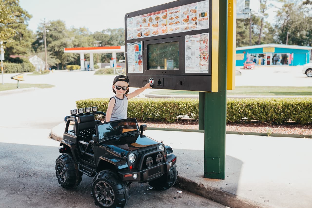 La madre del menor, de 2 años, indicó que las fotografías fueron tomadas hace algunos meses.