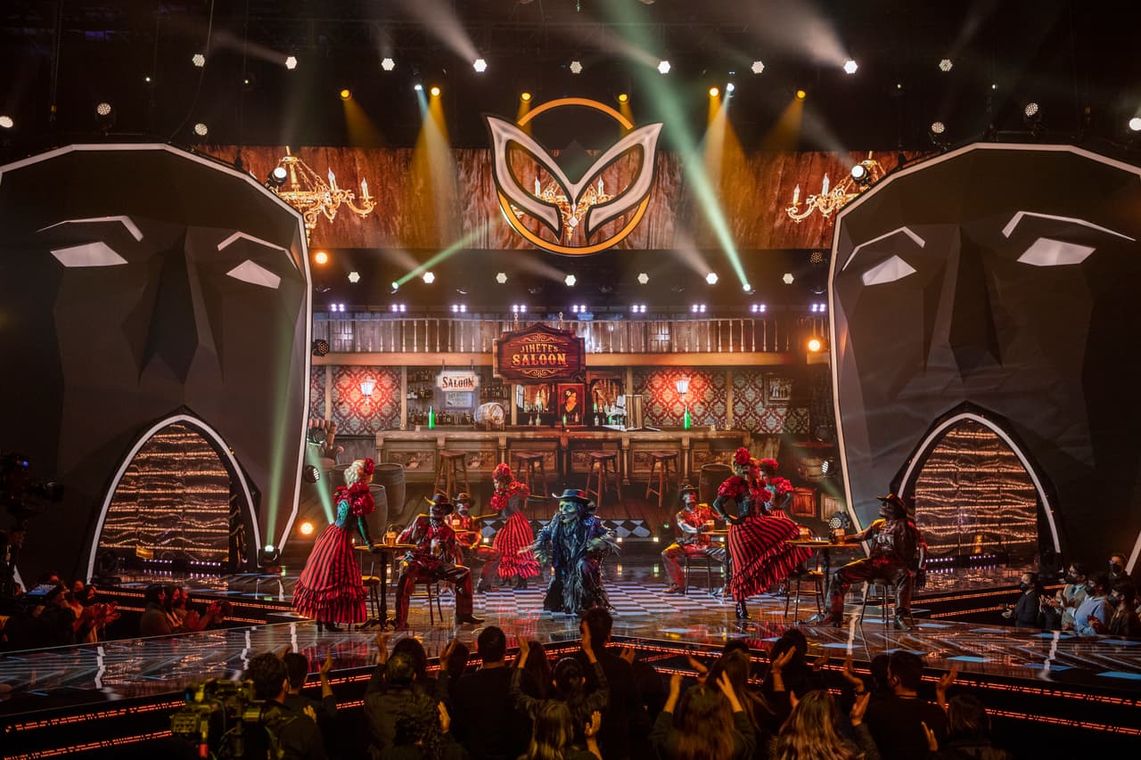 En el caso de este espectral personaje, su palabra clave fue “Perfume”. Su superstición y su gusto por las tortas ahogadas y el fútbol hizo sospechar a los investigadores que la verdadera identidad de Jinete podría estar entre Sergio “Checo” Pérez, Juan Ferrara, Miguel Rodarte y Leonardo de Lozanne.