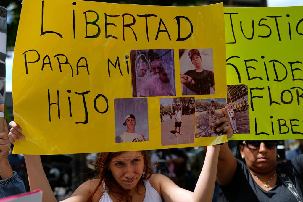 Fiscal de Venezuela tacha de "cínica" la propuesta de Bukele de un canje de venezolanos expulsados por EEUU por presos políticos