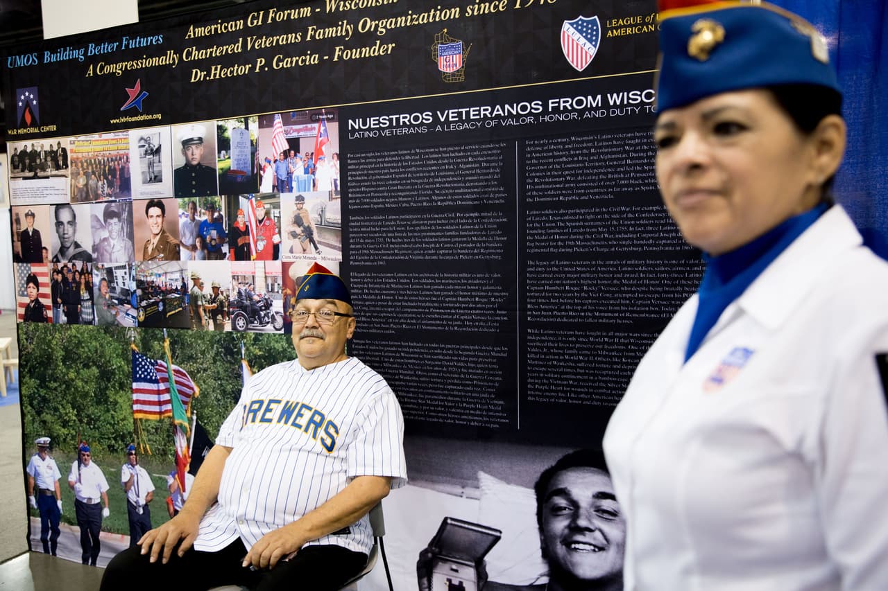 Fernando Rodríguez es veterano de la guerra de Vietnam y fue condecorado con el Corazón Púrpura. Estuvo presente en un stand de American GI Forum, una organización que se originó gracias a LULAC y que hoy en día agrupa alrededor de 5,000 veteranos de origen latino en todo el país.