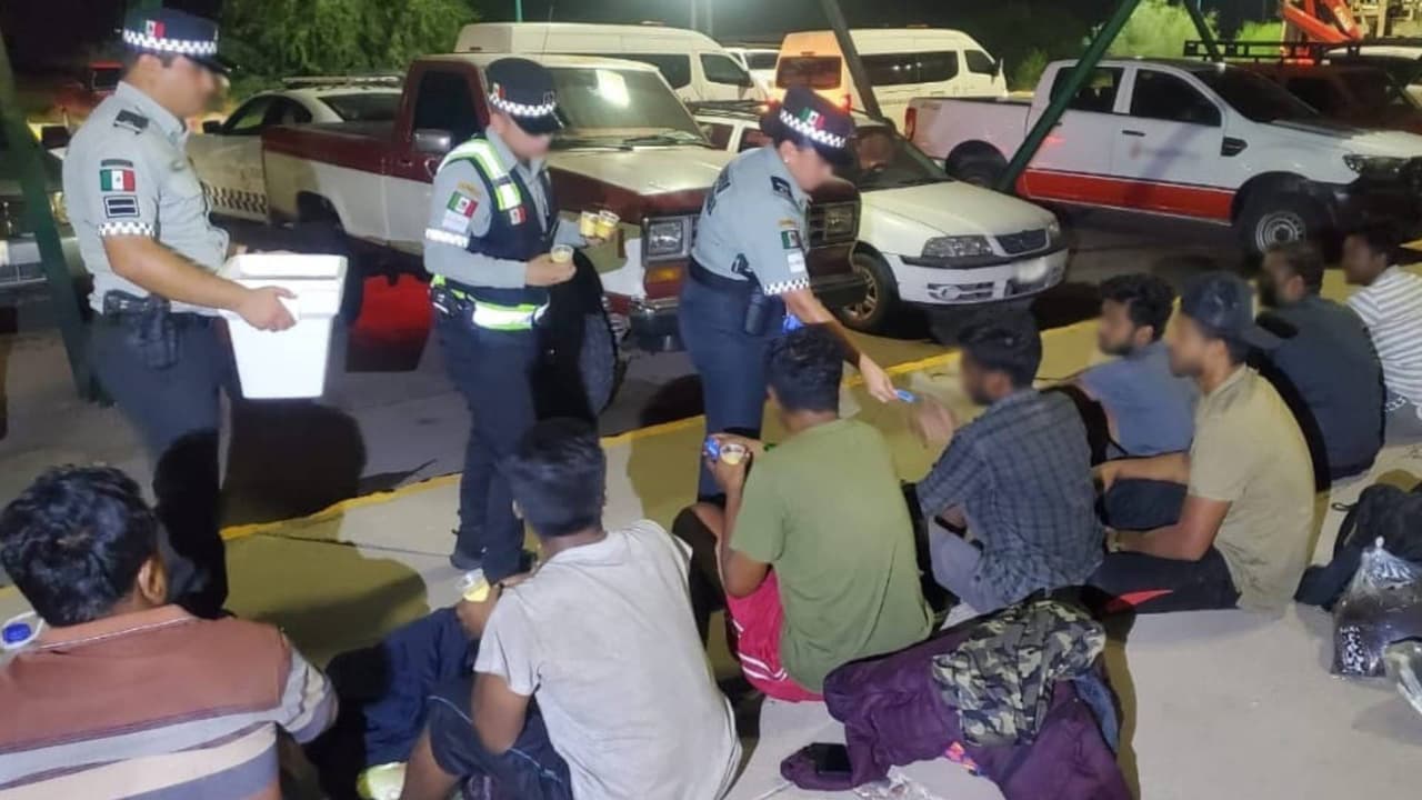 Autoridades mexicanas rescatan a más de 70 migrantes: había latinos y asiáticos