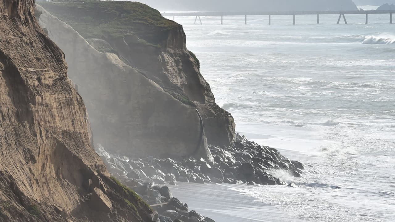 Trump permitiría perforaciones de petróleo en la costa de California: informe | las noticias del día