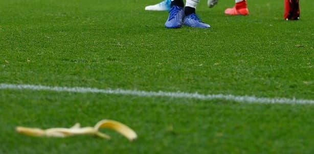 Vergüenza: hincha del Tottenham es arrestado por racista