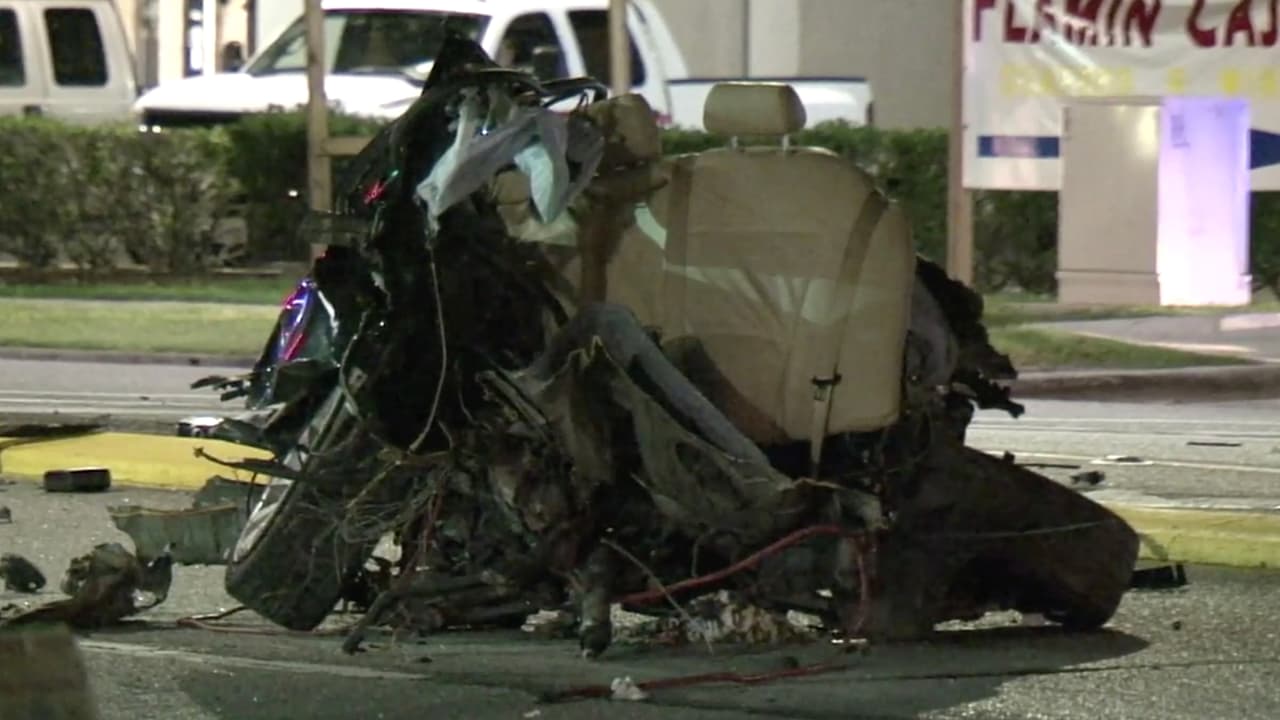 Los agentes periciales de accidentes de tráfico recabaron todas las evidencias posibles para las investigaciones.