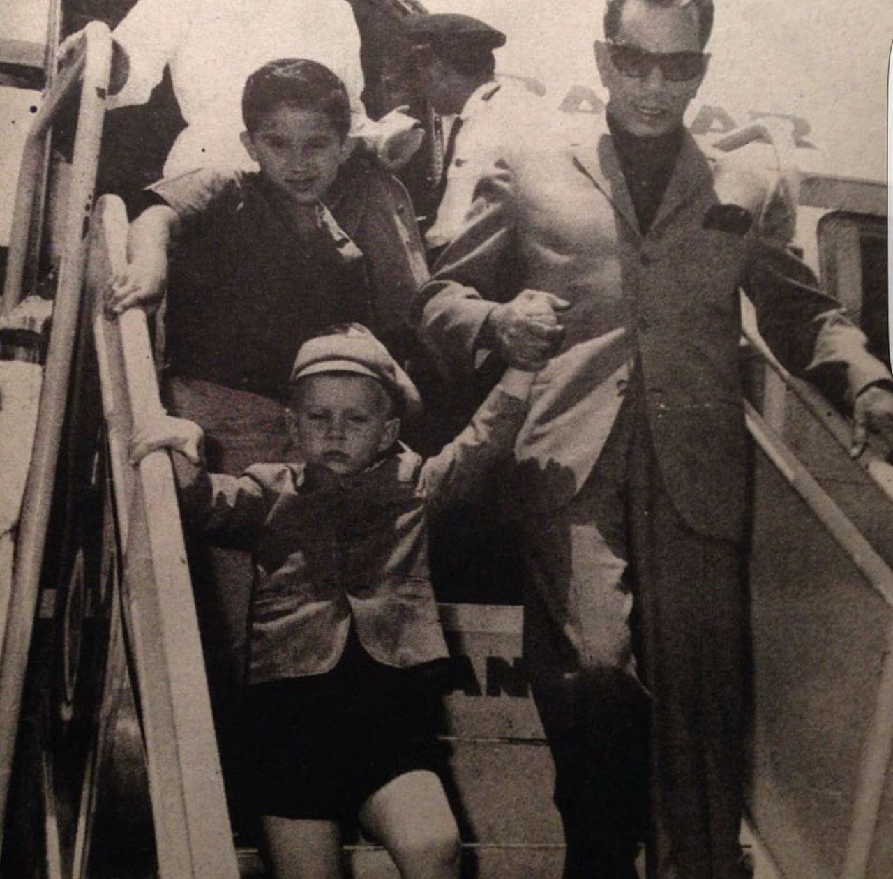 El pequeño Mario era el compañero fiel de su padre y desde temprana edad lo acompañaba en las giras que realizaba.