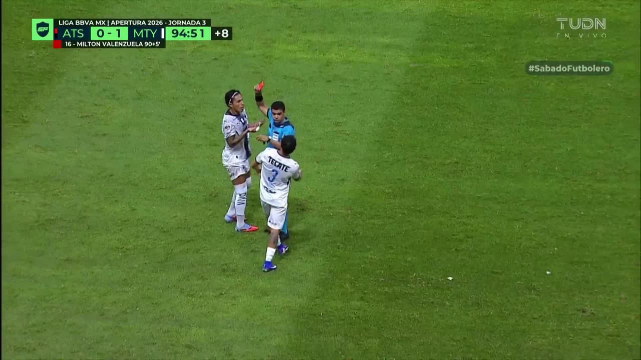 ¡Salcedo se vuelve loco y se va expulsado!