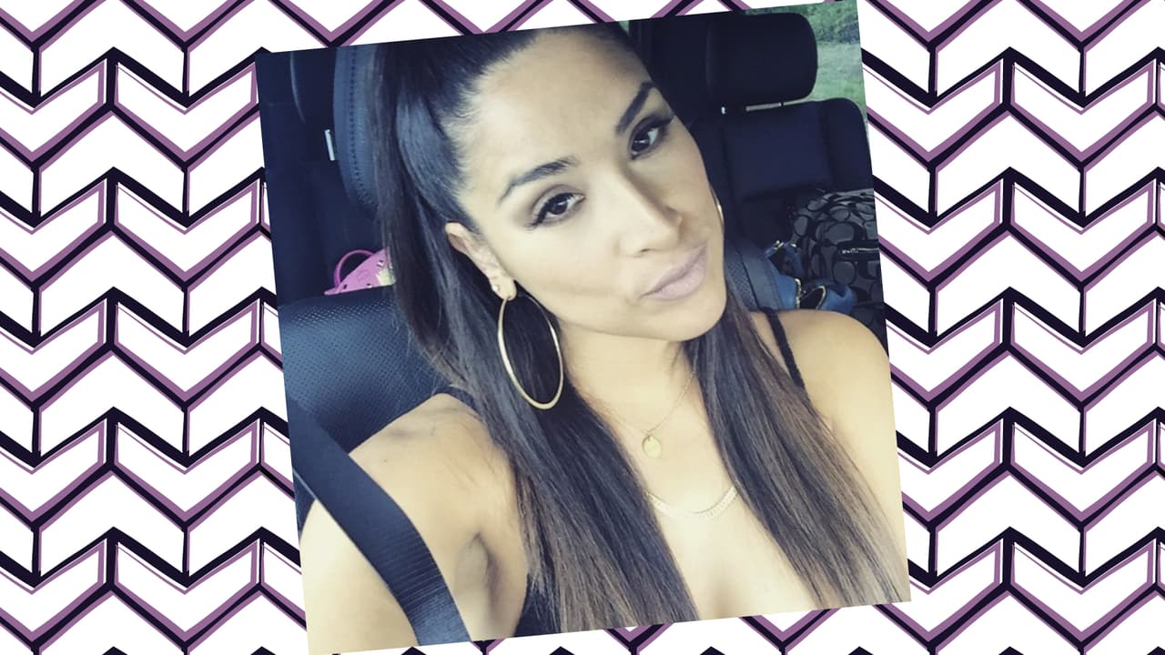 Jazmín y Adrianne parecen hermanas. Las dos cantan, bailan y aman los selfies. No dejes que las raíces mexicanas fool you. Jazmín también tiene sabrosura, muy al estilo de las raíces cubanas de Adrianne. Y guess what? Las dos han participado en shows de Univision: Jazmín lo hizo con Latinas VIP y Adrianne fue una de las invitadas en la segunda temporada de Mira Quién Baila.