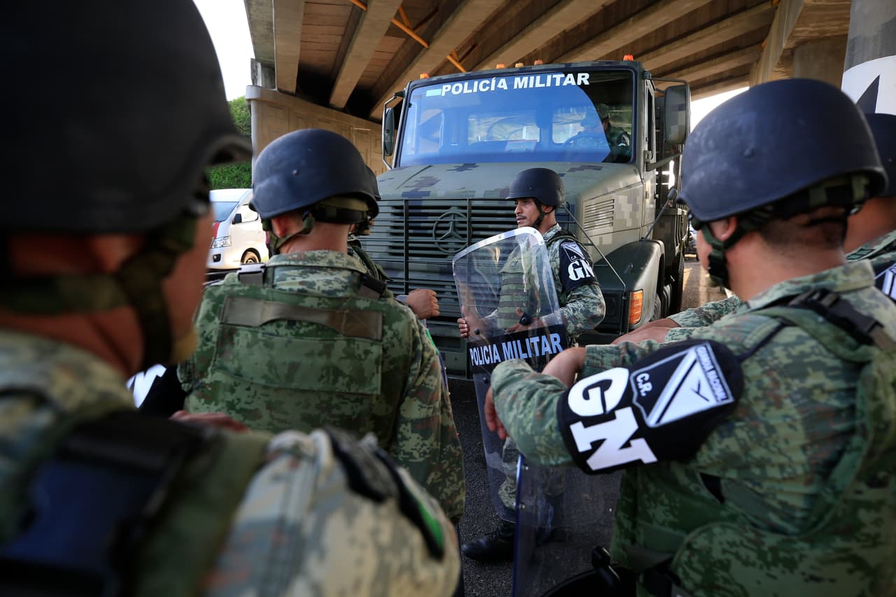 Foto de archivo. Un elemento de la Guardia Nacional resultó lesionado