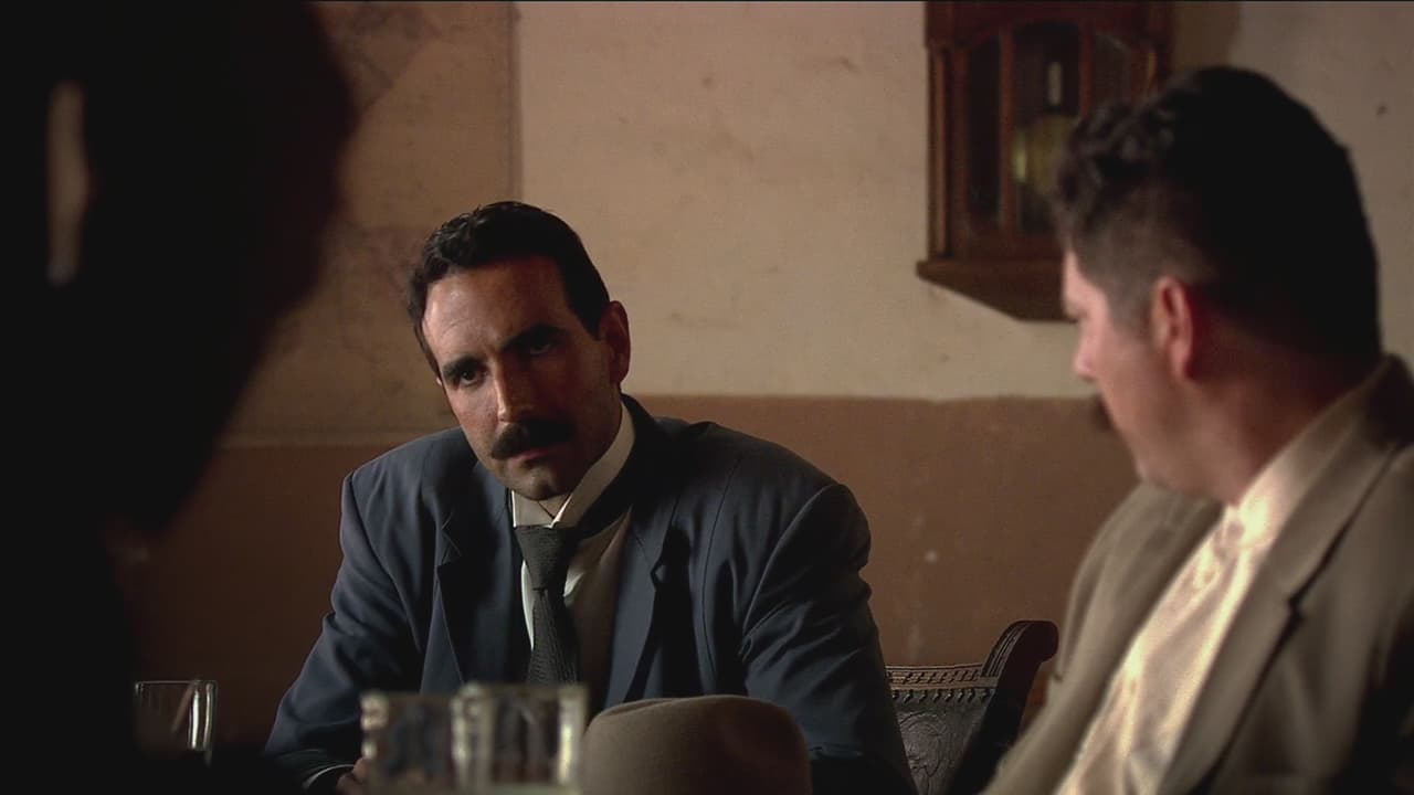 Francisco Villa y Pascual Orozco derrotan al ejército porfirista en el norte y oeste de México.