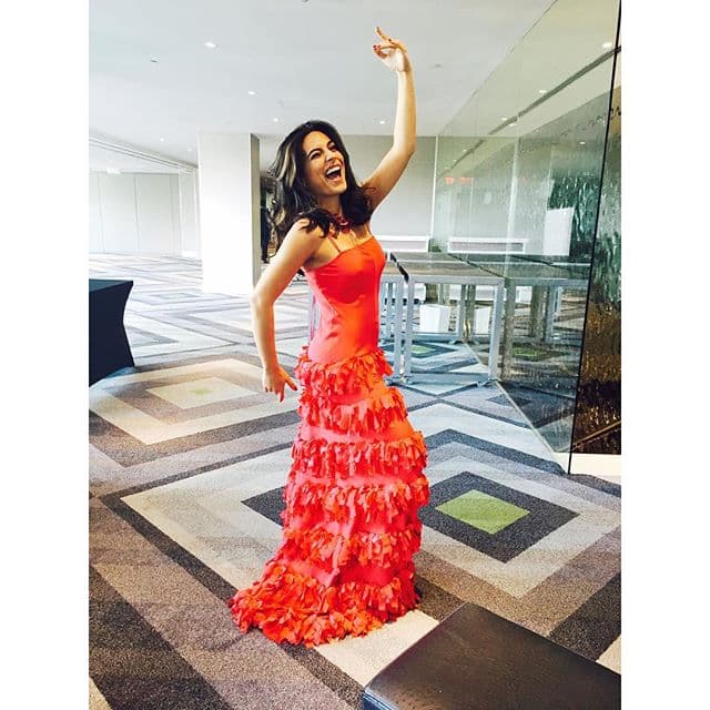 Su belleza es tal que no necesita de "una manita de gato" para arrancar corazones.