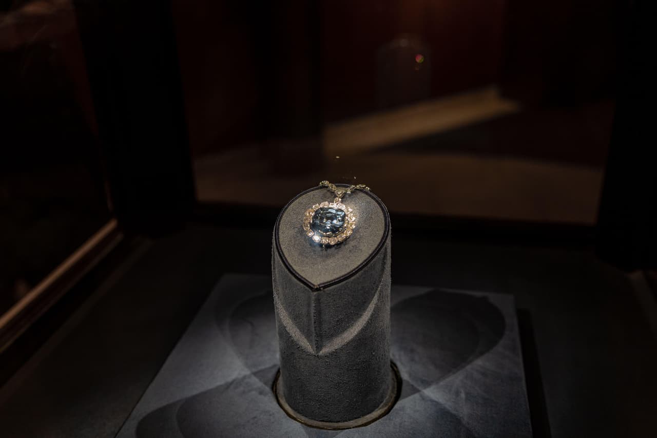 El Diamante Hope en exhibición en el Museo Smithsoniano de Arte Americano.