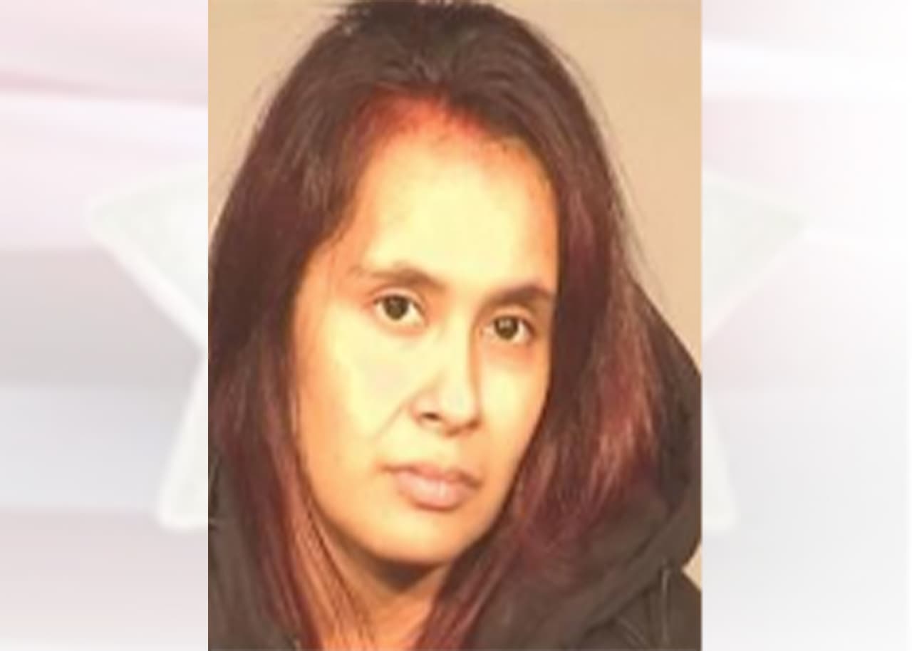 Nombre: Mónica Morales
<br>Fecha de Nacimiento: 4/5/1988
<br>Orden de arresto: #19034903