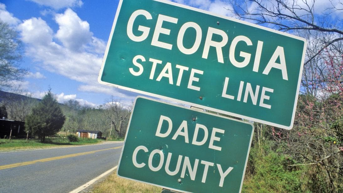 <h3 class="cms-h3-H3">7. Georgia</h3>
<br>
<br>La última de las 13 colonias originales y hoy en hogar de las subsidiarias locales de Mercedes-Benz y Porsche es el segundo estado en la nación en términos de
<b>costos de propiedad y reparación de vehículos</b>, el 30 en
<b> tráfico e infraestructura</b> y en
<b>seguridad vial</b> y octavo en
<b>acceso a vehículos y su mantenimiento</b>.