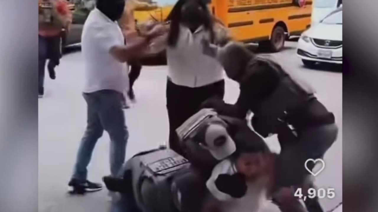 Golpeó a agentes de ICE y fue declarado inocente en un caso que marca precedente