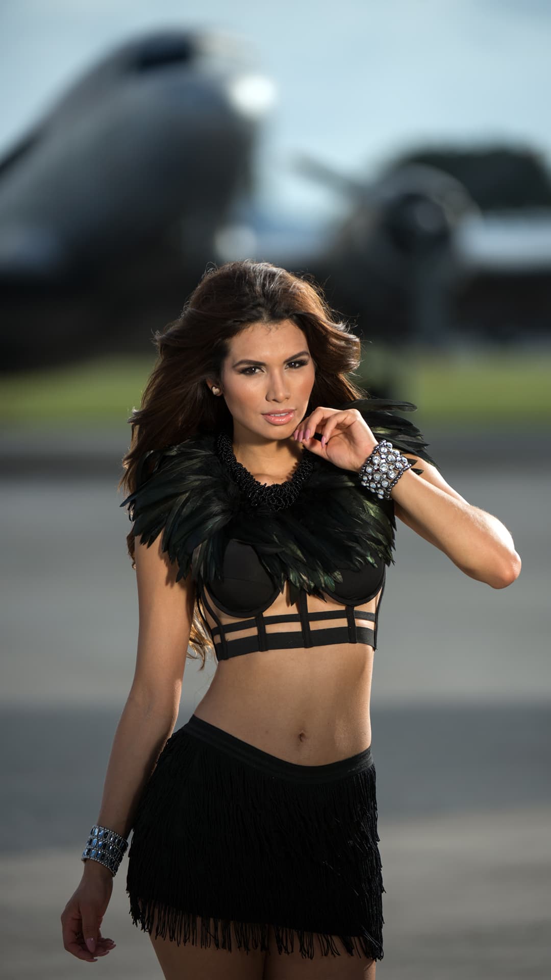 Nuestra Belleza Latina 2013 cambió la vida de esta chica sencilla y humilde que llegó de El Salvador a Las Vegas con su familia. El público rápidamente se conectó con su historia, votó por hacer su sueño realidad y la convirtió en la segunda reina centroamericana. Marisela uso parte del dinero recibido para operar a su sobrina y regalarle un restaurante a su mamá mientras sigue siendo una figura pública.