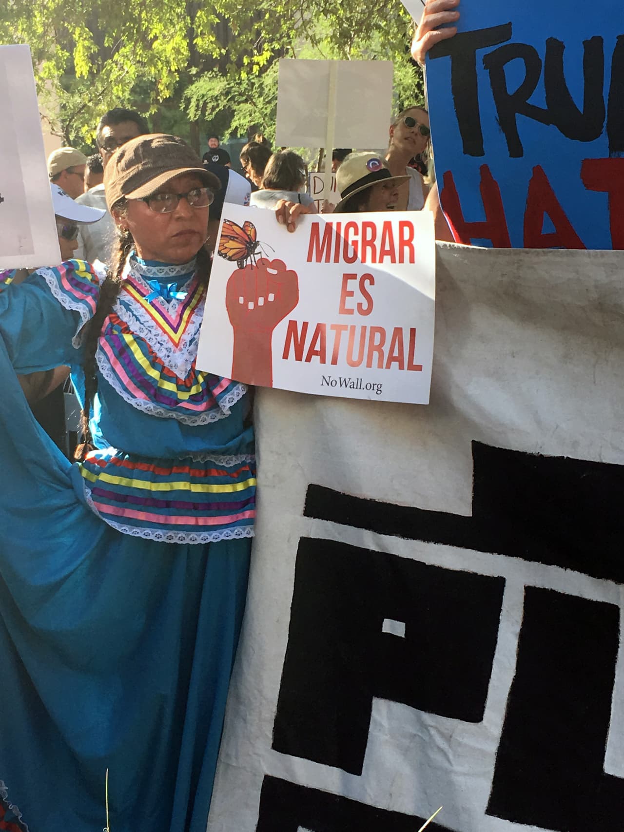 Esta mujer protestó contras las políticas antiinmigrantes del presidente Trump.