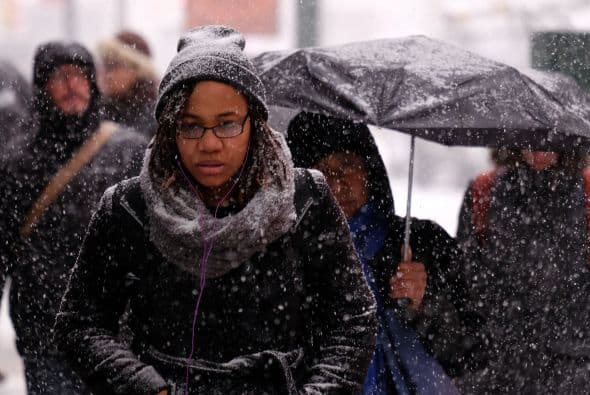 El Servicio Meteorológico Nacional emitió una advertencia de tormenta invernal para la ciudad de Nueva York y Long Island, pronosticando acumulaciones de nieve de entre 4 y 7 pulgadas.