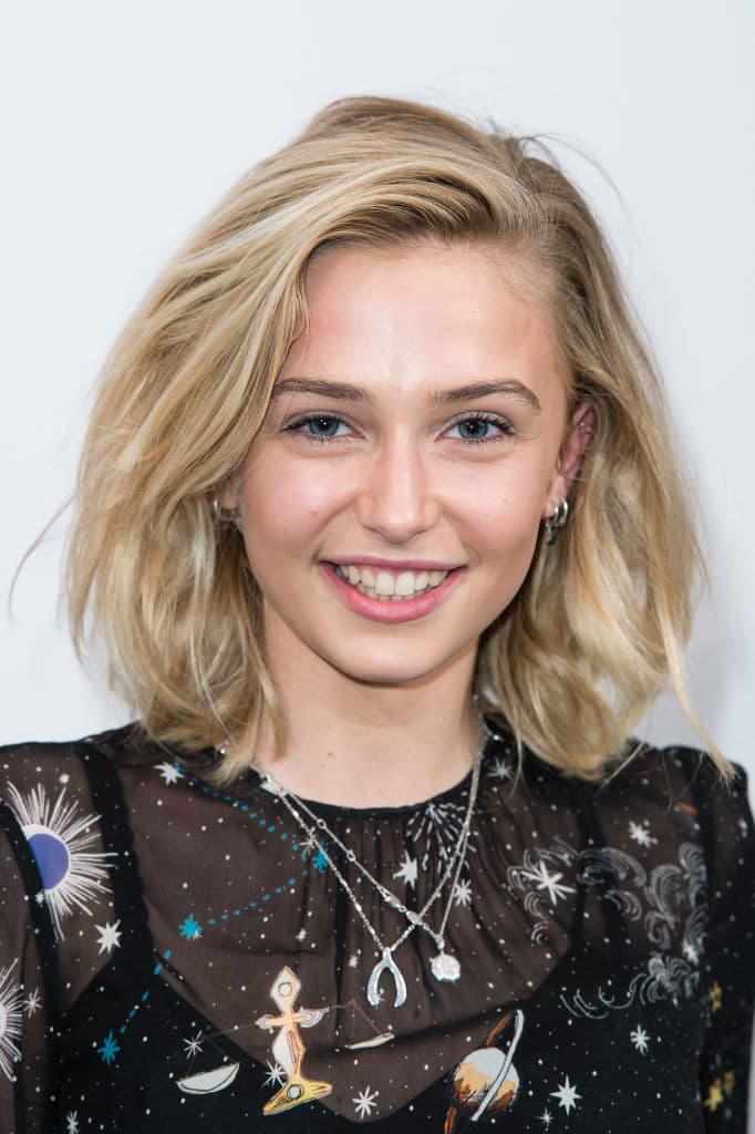 En la vida real el intérprete fue novio de Sophie Simnet (famosa por protagonizar 'Daybreak' en 2019); sólo duraron dos años (2017-2019).