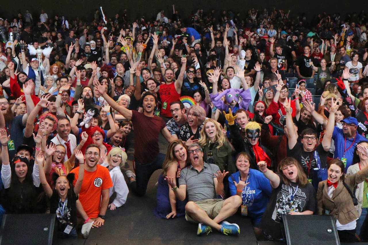 <b><a href="https://galaxycon.com/pages/raleigh#gbaid989414">GalaxyCon Raleigh (28 al 31 de julio).</a></b> Un festival de tres días para los fanáticos de la cultura pop, los superhéroes, la ciencia ficción, el anime y más. GalaxyCon tendrá invitados famosos, creadores de cómics, artistas, cosplayers y otros invitados de la industria. Se espera que GalaxyCon Raleigh reúna a 30,000 asistentes increíbles en el centro de Raleigh para ver y ser vistos, conocer celebridades, enfrentarse cara a cara en videojuegos y mucho más.