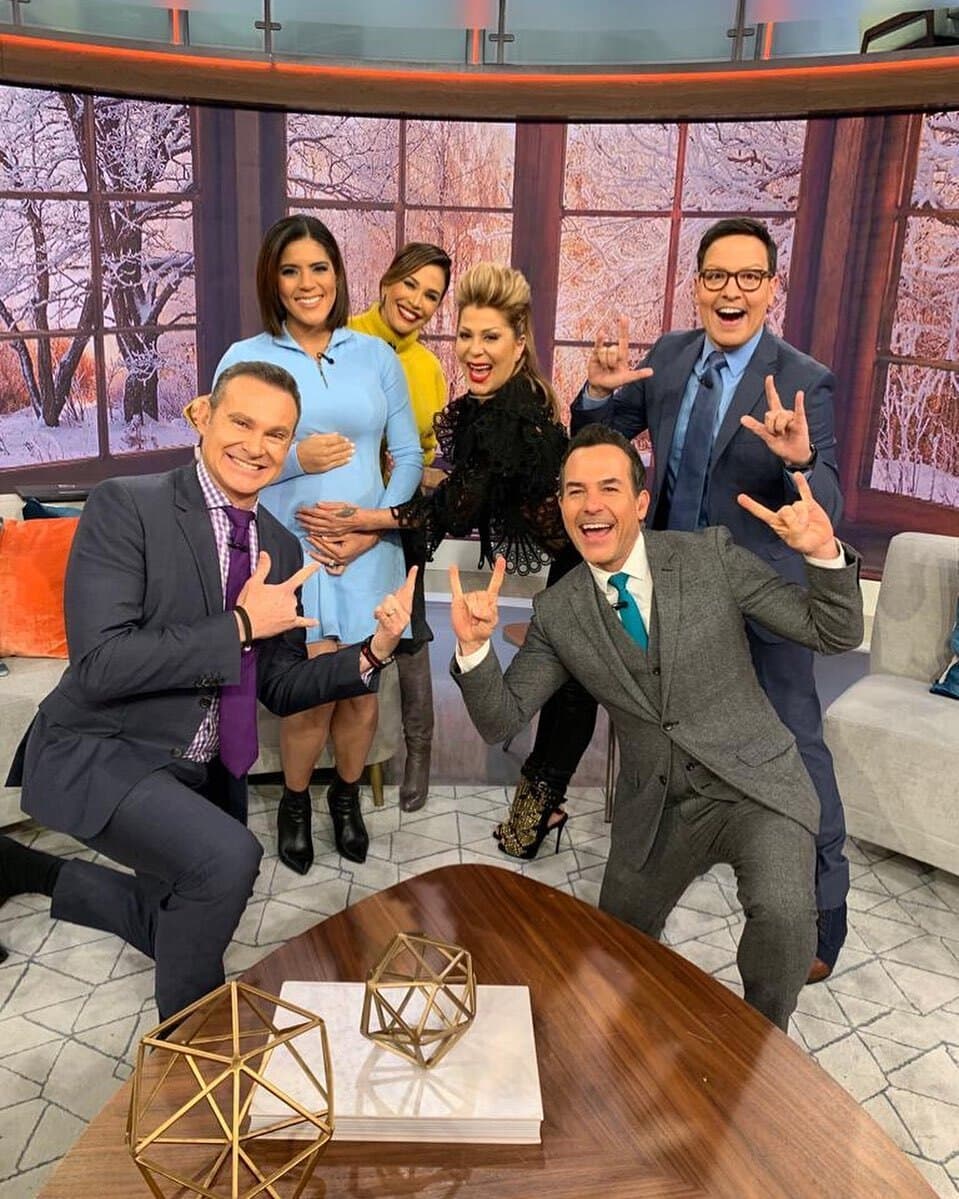 Sus compañeros de Despierta América y los artistas invitados al programa, como en este caso fue Alejandra Guzmán, la han consentido al máximo.