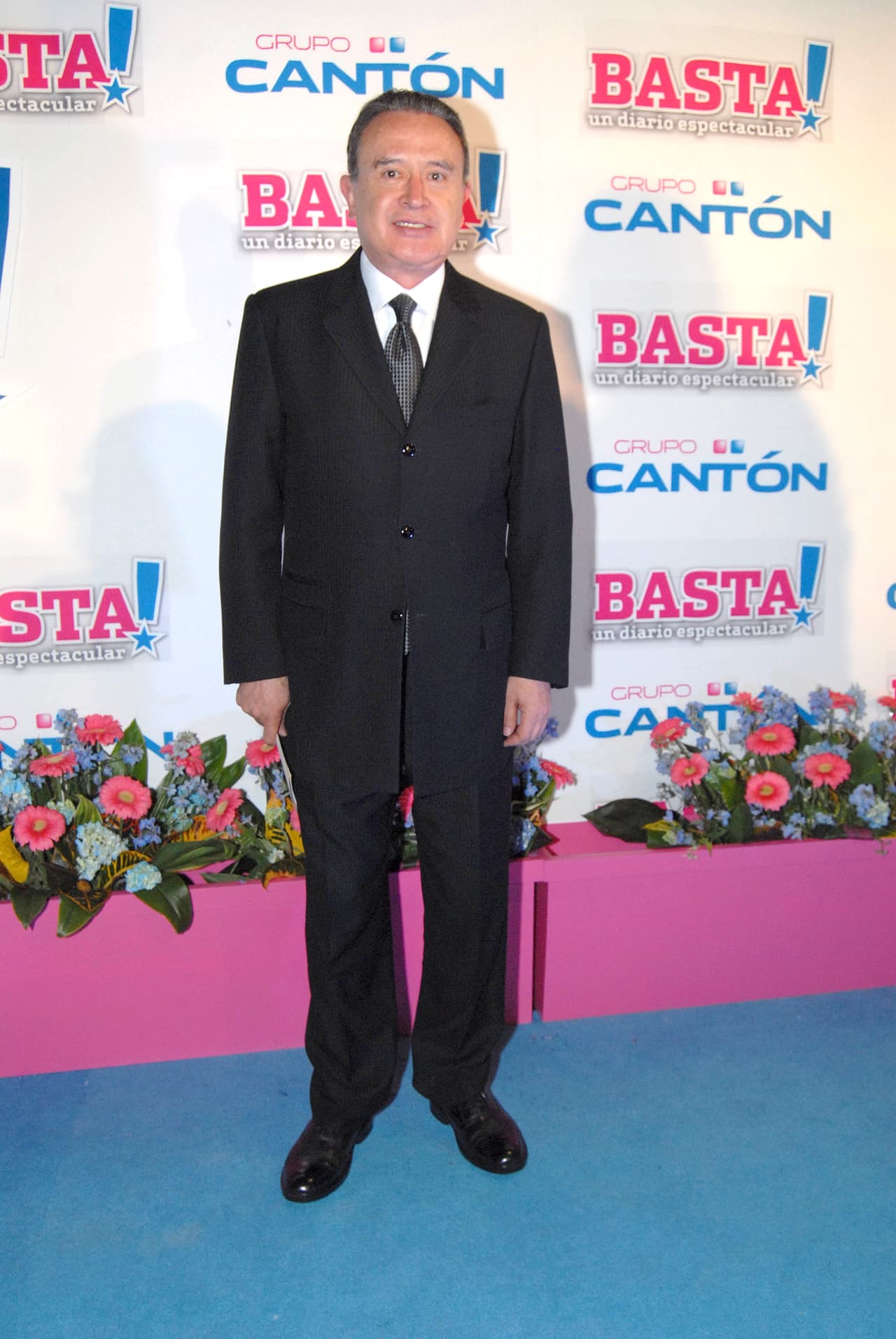 Antes de que se ventilara públicamente su relación con Eugenio Derbez, la actriz que cumplió 58 años el 31 de mayo pasado se vinculó románticamente con el conductor y periodista Ricardo Rocha.