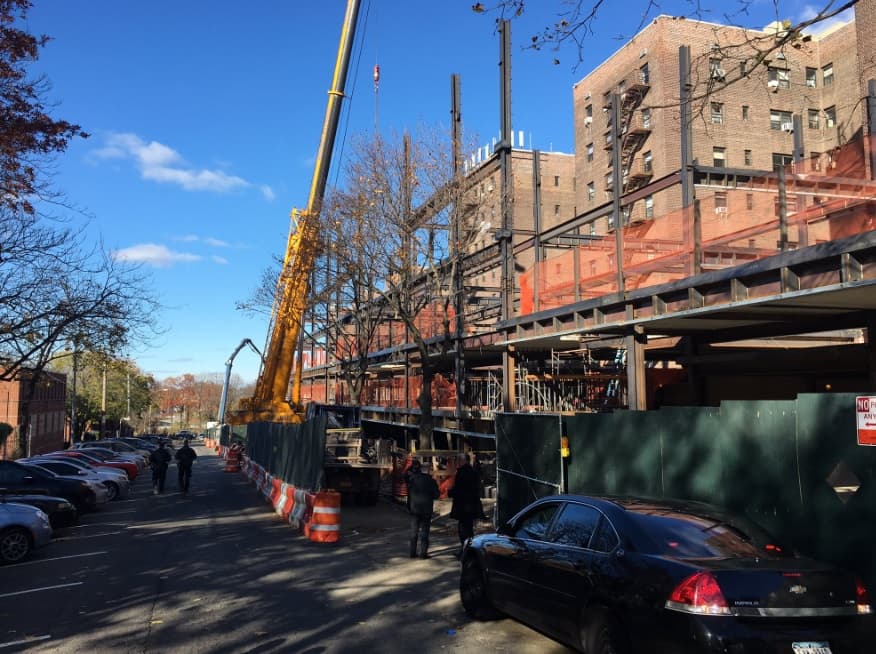 Identificados los dos trabajadores muertos en un accidente con una viga en Queens