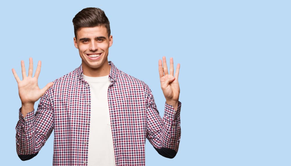 Los 9 nacidos un día 18 de gran sentido humanitario dispuestos siempre a servir a los demás, a ayudar, independientes, eficientes, buenos consejeros.
<br>Los 9 que nacieron un día 27 son versátiles, determinados, síquicos, emocionales, inquietos, dispuestos a sacrificarse por los demás.