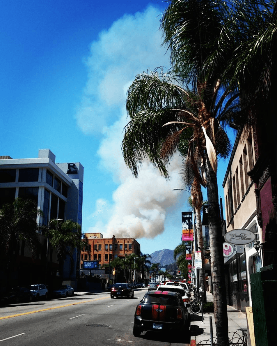 La nube de humo se veía a distancia.