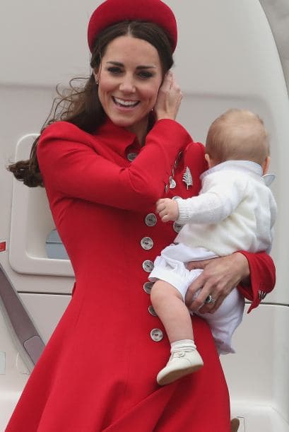 Mira cómo ha crecido el príncipe George. Mira aquí los videos más chismosos.