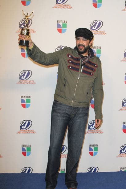 8. ¿Te acuerdas? En 2010, Juan Luis Guerra fue homenajeado en Premios Juventud por su prolífica trayectoria con el reconocimiento Ídolo de Generaciones.