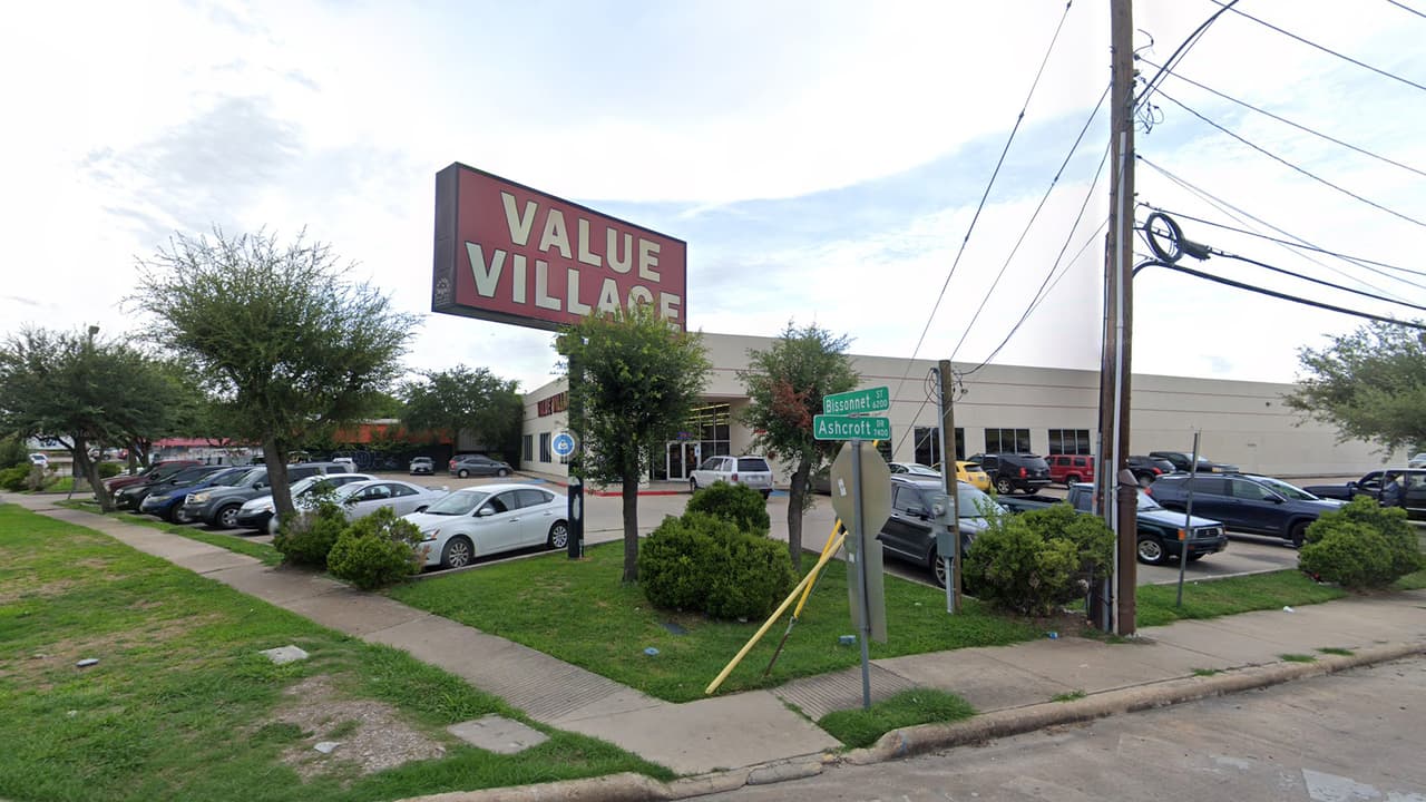 Value Village Texas es una cadena de tiendas que ofrece no solo ropa, sino también adornos para el hogar y otros artículos.