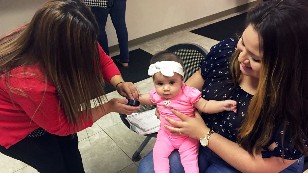 En la era de Trump, cada vez más padres mexicanos buscan la doble nacionalidad para sus hijos