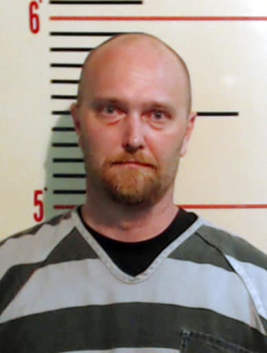 La policía de Balch Springs despidió a Oliver luego de que las cámaras de la patrulla mostraran que el auto en el que viajaba Edwards se alejaba de los oficiales cuando éste les disparó.