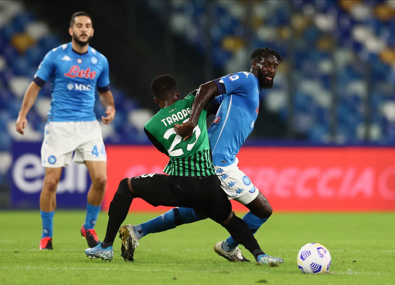 El Napoli de Gatusso cae ante el Sassuolo por dos goles a cero. Manuel Locatelli abrió el marcador al minuto 59 y, quien se encargó de sentenciarlos, fue Maxime López en tiempo agregado. El mexicano Hirving Lozano tuvo actividad en el campo durante la séptima jornada de la Serie A italiana.