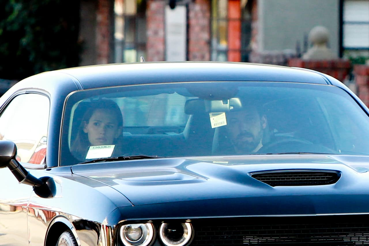 Saliendo del consultorio.