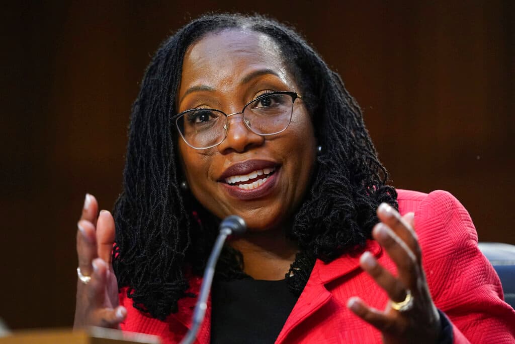 Los republicanos usan sentencias de Ketanji Brown en casos de pornografía infantil para decir que es "suave" con el crimen