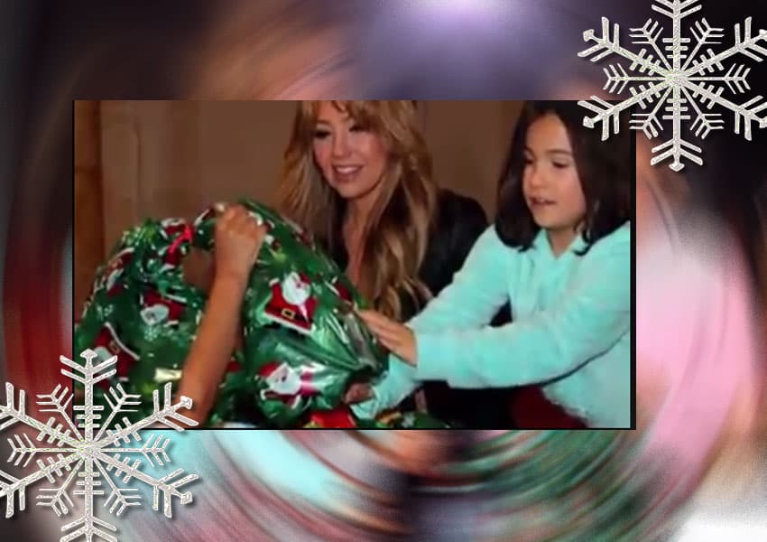 "...Para Sabrina, era importante llevar tamales, pan dulce y chocolate caliente para darle un ambiente de celebración. La lección que aprendí en esta Navidad de mi hija Sabrina Sakaë es que nunca es demasiado temprano para hablar de cómo formar una parte activa y productiva de tu comunidad para afectarla positivamente".