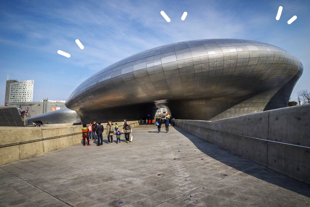 Dongdaemun Design Plaza, Seúl, Corea del Sur, 2014