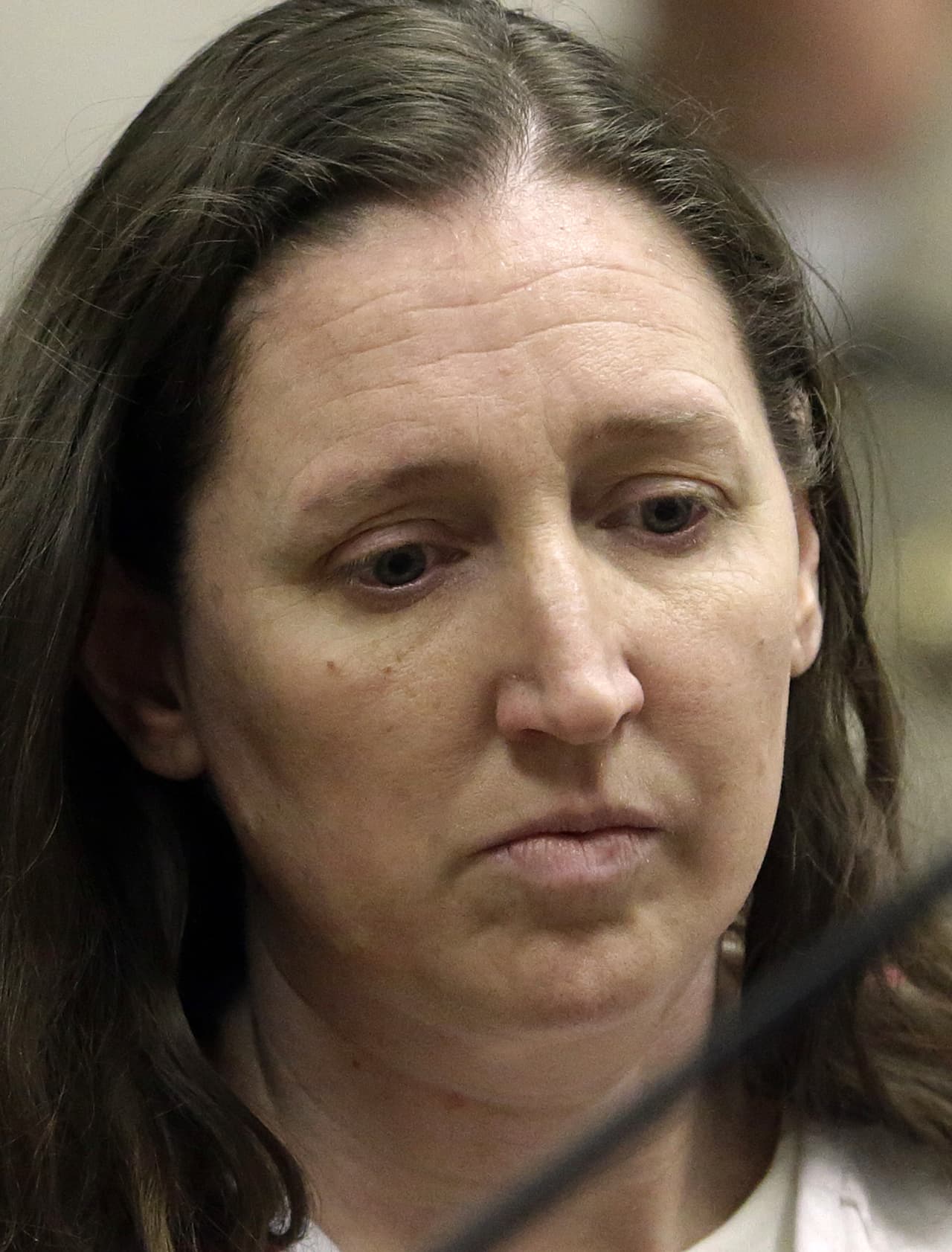 <b>MEGAN HUNTSMAN.</b> (Utah). El caso de esta mujer que en 39 años se hizo famoso mundialmente por la brutalidad. En 2014, Huntsman fue detenida por haber matado a 6 de sus hijos recién nacidos luego de cada parto. Los bebés nacieron entre 1996 y 2006 y tras cada asesinato, la mujer guardó los cuerpos en cajas en el garaje de la casa. La mujer fue condenada en 2015 a 20 años de cárcel sin opción de libertad condicional. Ella era drogadicta y se declaró culpable. Dijo que los mató porque no los quería. 
<br>