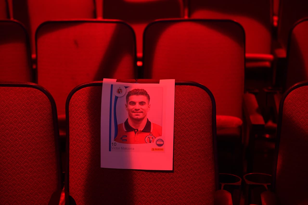 En las butacas se reservaron los lugares de los futbolistas que formaron parte de la ceremonia. Aquí la designación para Victor Malcorra del Club Tijuana.