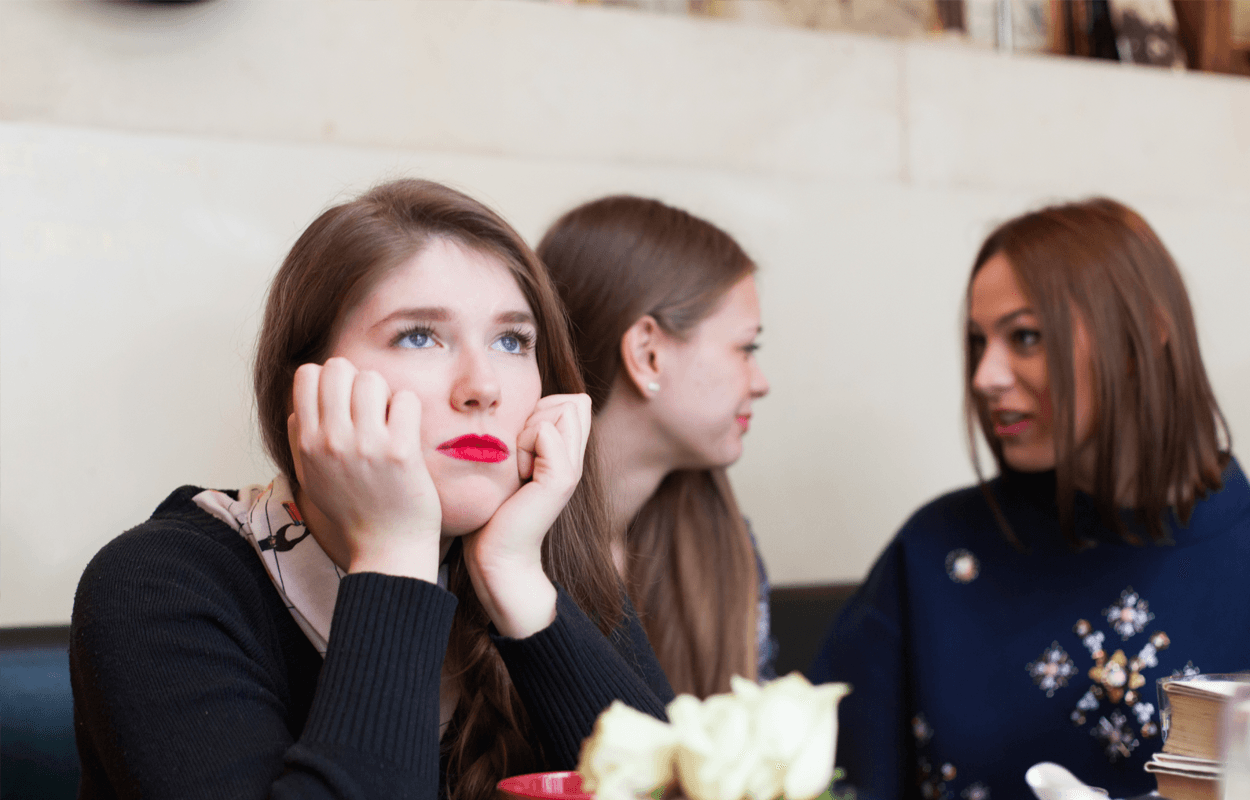 A veces seguir con las mismas amistades que compartieron, es lo más difícil.