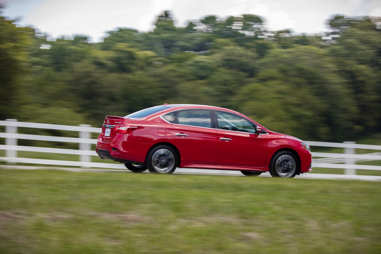 Las mejoras del Sentra SR Turbo 2017 no se limitaron al motor y a la transmisión. También la suspensión, la dirección y los frenos fueron trabajados para darle un aire de legitimidad al esfuerzo que se hizo bajo el capó.
