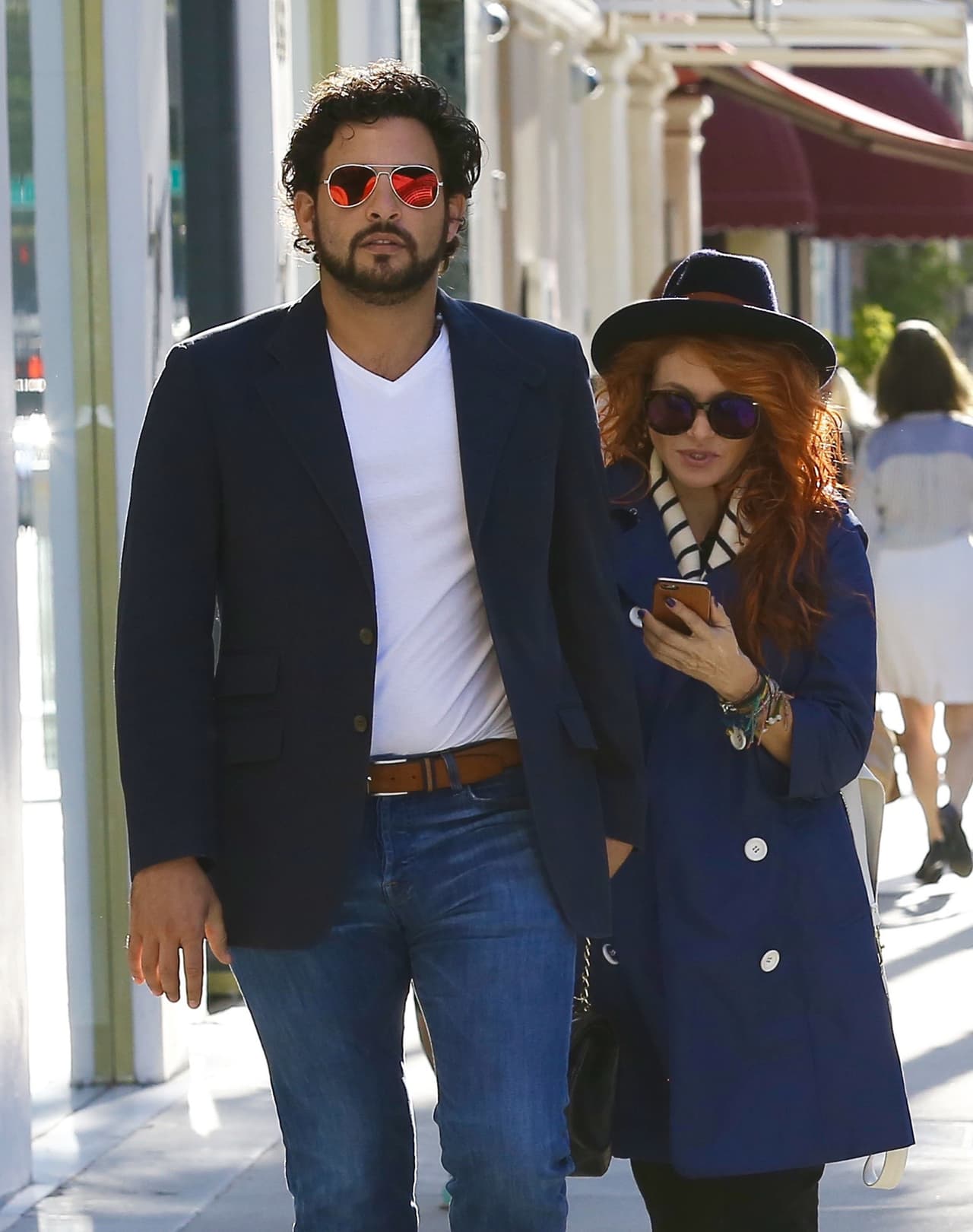 Paulina Rubio es otra grandulona que con su belleza ha cautivado a su joven galán.