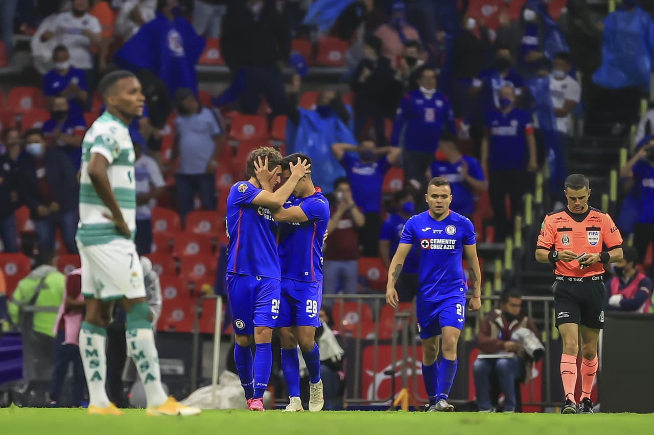 Los elementos cruzalinos mostraban la unión del grupo en el festejo.