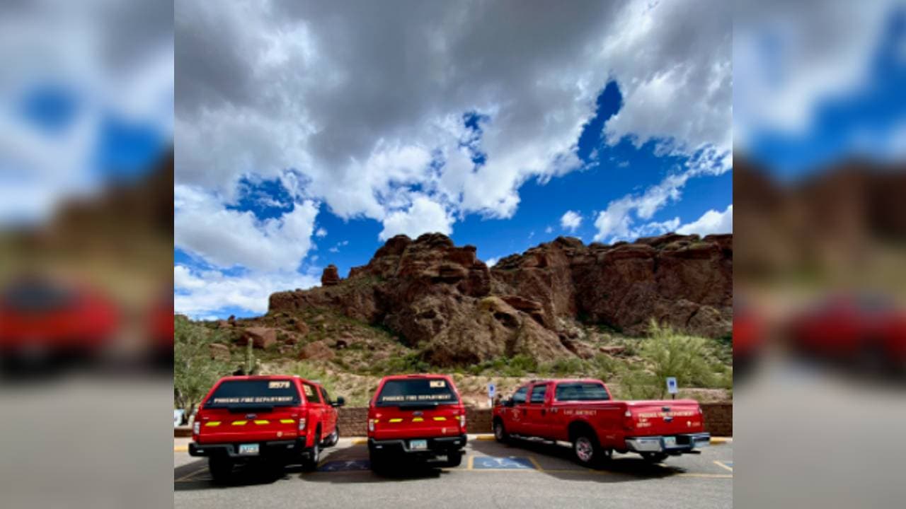 El 29 de marzo, el Departamento de Bomberos de Phoenix recibió un llamado de auxilio para rescatar a un excursionista lesionado de una pierna.