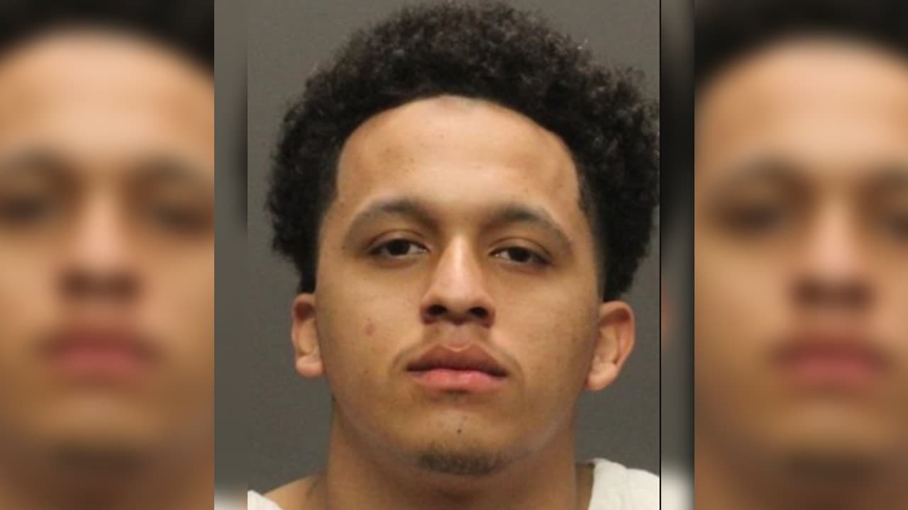 Mientras los detectives estaban en la escena del tiroteo, Barrett regresó al área y fue detenido e interrogado. Más tarde, los oficiales encontraron a Rugamba en su residencia. Ambos fueron internados en la cárcel del condado de Pima. El 25 de abril, Ford (en foto) se entregó, dijo la policía. Los tres sospechosos enfrentan cargos de asesinato en primer grado, intento de robo a mano armada e intento de robo agravado.